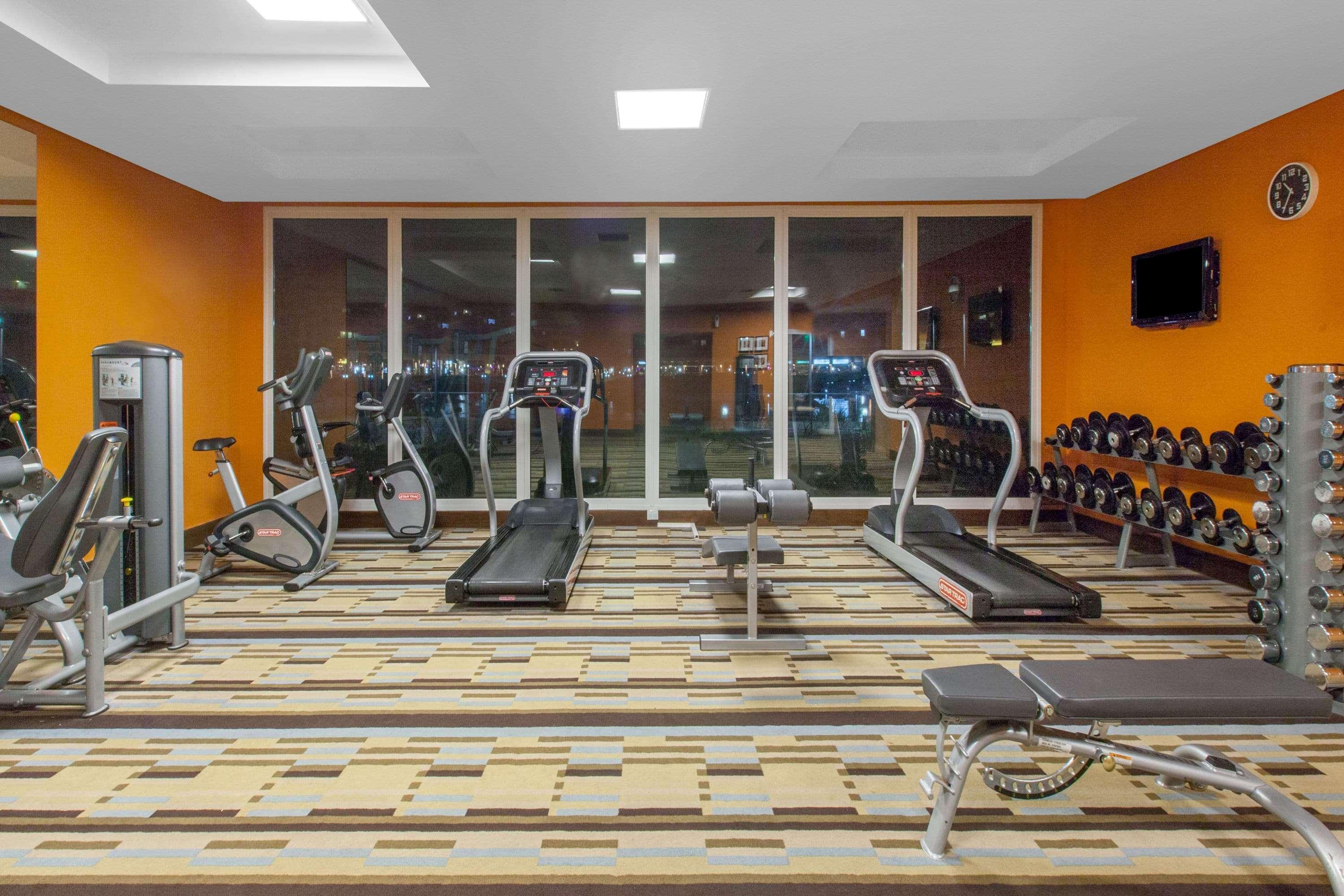 Wyndham Nordelta Tigre - Buenos Aires Hotel Ngoại thất bức ảnh The gym at the hotel