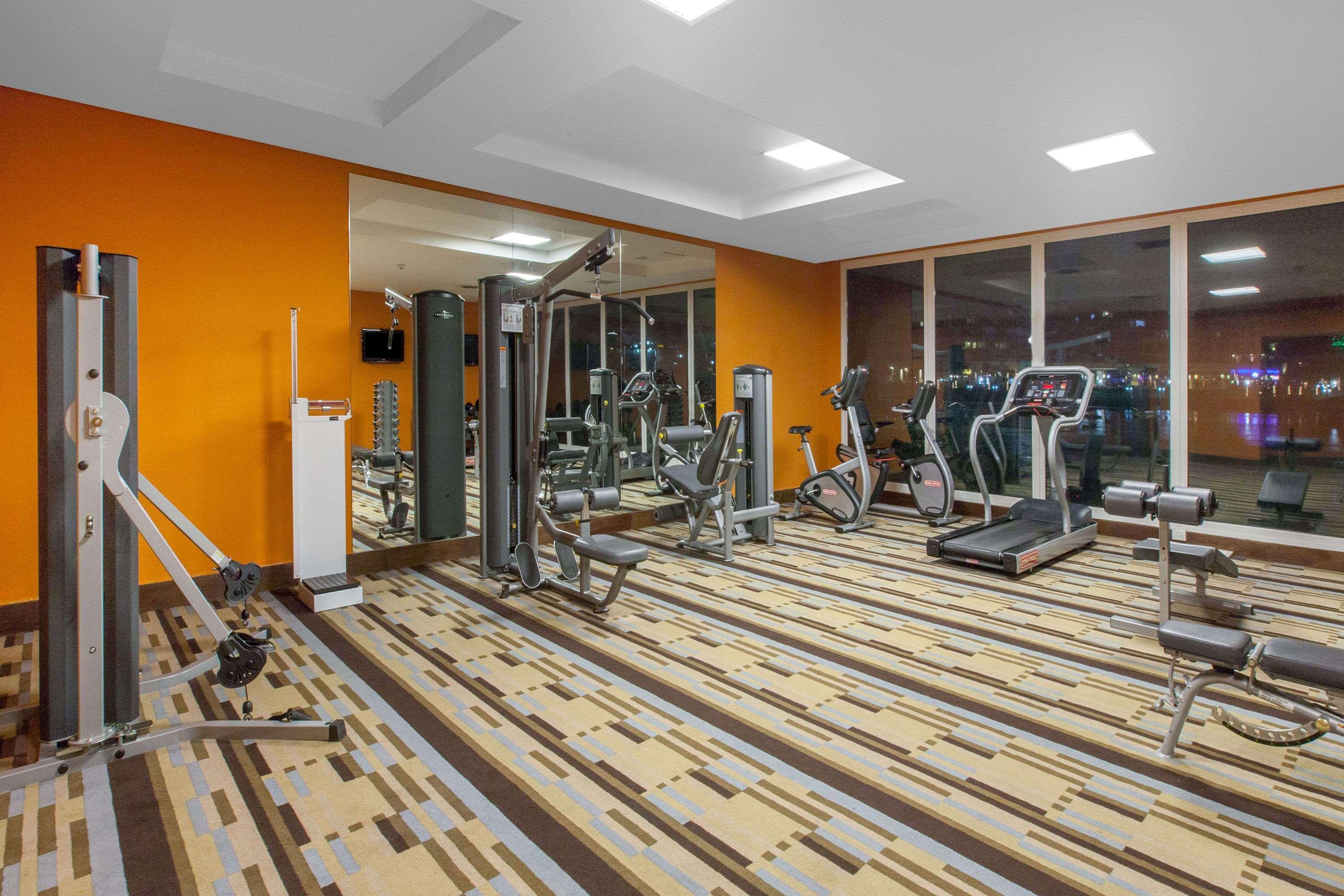 Wyndham Nordelta Tigre - Buenos Aires Hotel Ngoại thất bức ảnh The gym at the hotel