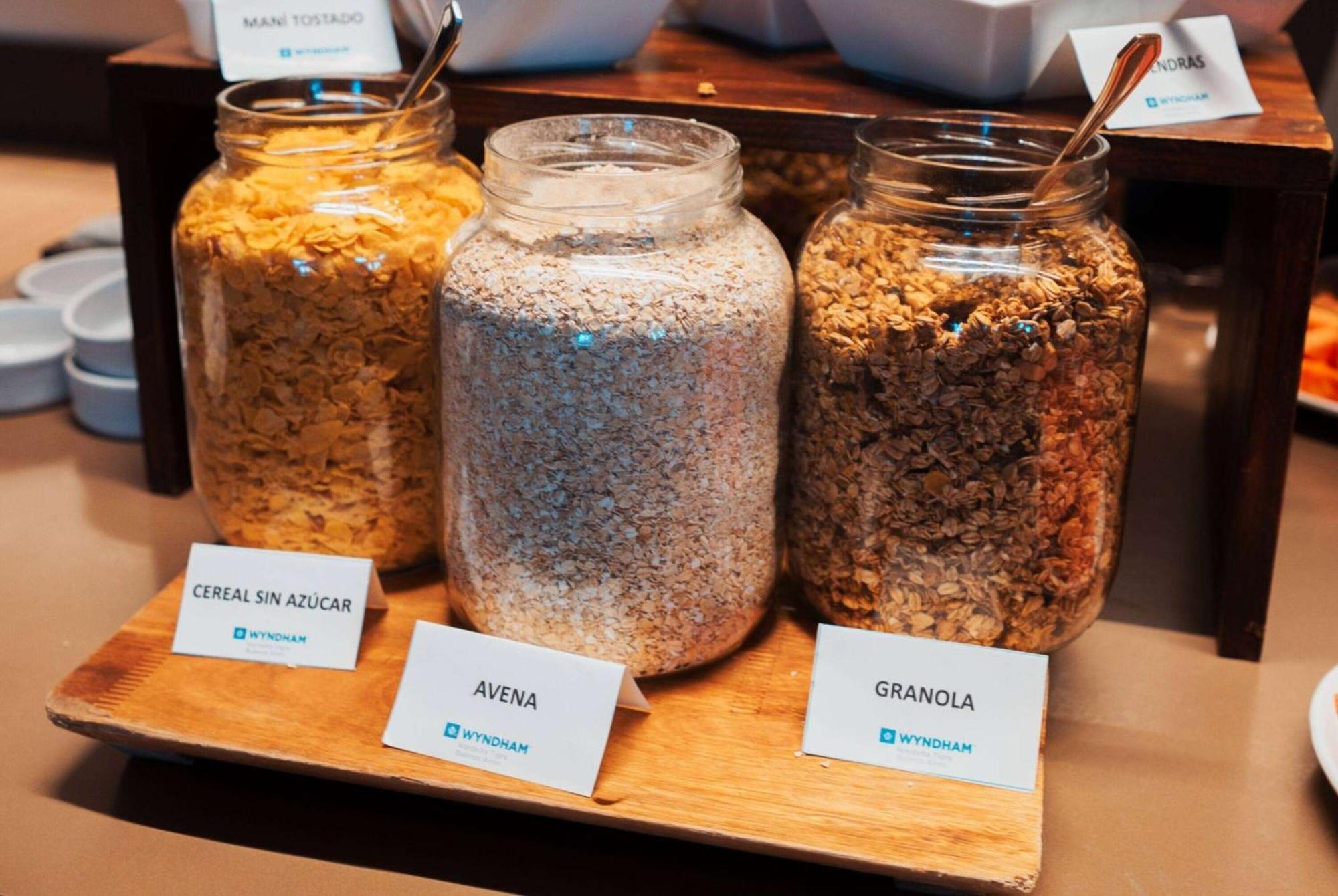 Wyndham Nordelta Tigre - Buenos Aires Hotel Ngoại thất bức ảnh Granola, oatmeal and cornflakes